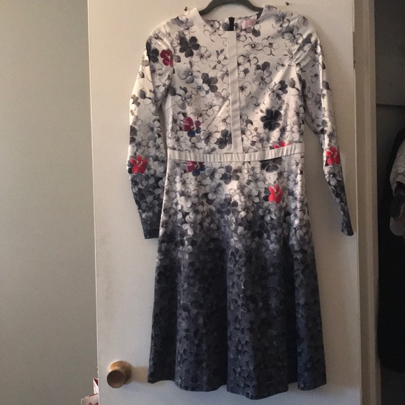 Long sleeve butterfly dress - Picture 3 of 3